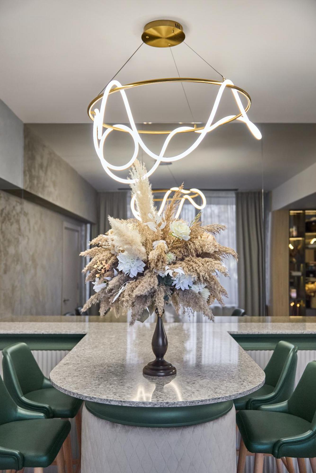 Avo Hotel ルムニク・サラト エクステリア 写真